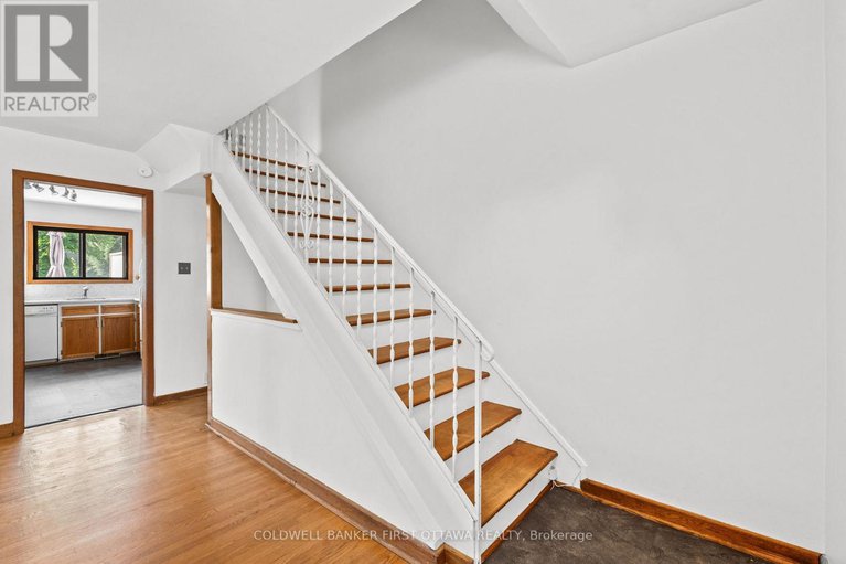 28793444/1788-ernest-avenue/mckellar-heights/ottawa/ontario/K2A1M1_10