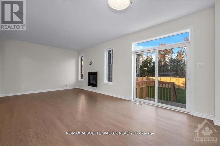 28242948/702-du-rivage-street/town-of-rockland/clarence-rockland/ontario/K4K0K1_9