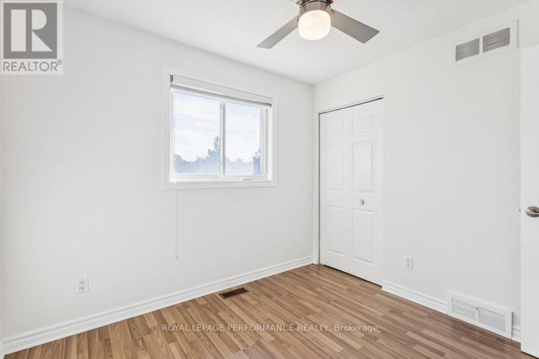 29029573/6-gillespie-crescent/hunt-club-woods/ottawa/ontario/K1V9X8_26