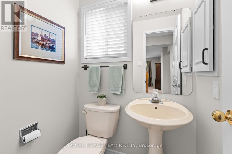 28918556/24-hyannis-avenue/cedargrovefraserdale/ottawa/ontario/K2J2W8_18