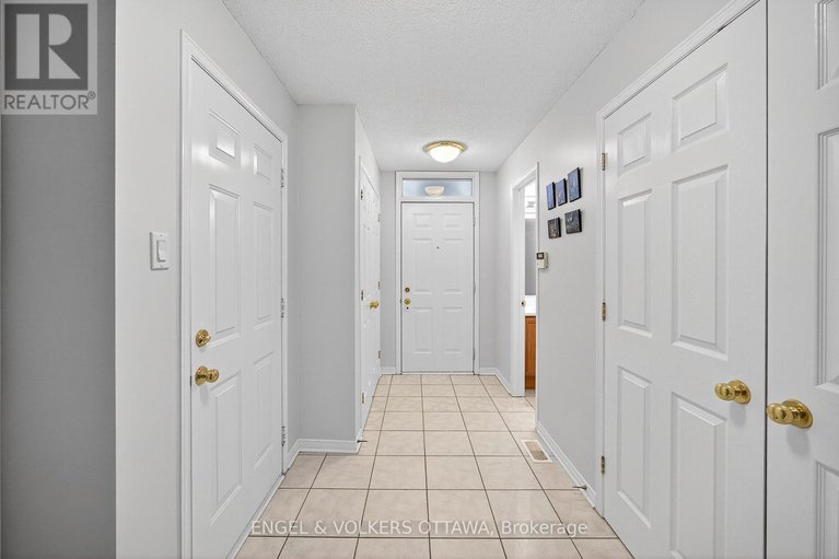 29030963/277-mart-circle/manor-park/ottawa/ontario/K1K4W2_4