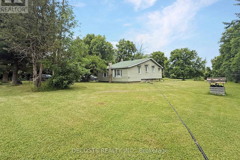 28529048/2903-county-20-road/north-glengarry-kenyon-twp/north-glengarry/ontario/K0C1T0_1