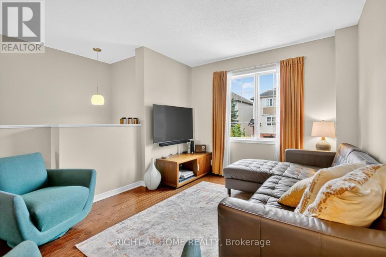 28913725/24-manhattan-crescent/central-park/ottawa/ontario/K2C4B4_7