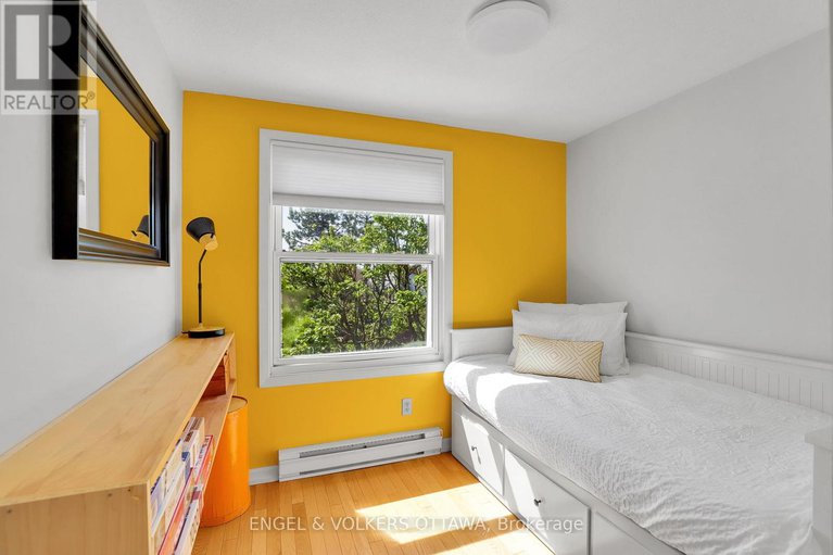 28416744/1089-borden-side-road/carleton-heights/ottawa/ontario/K2C3P3_25