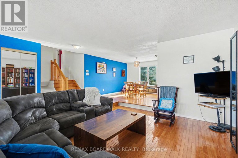 29349073/38-lapointe-boulevard/embrun/russell/ontario/K0A1W0_5