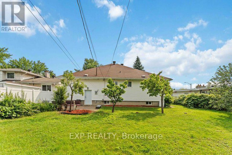 28608756/6-lyall-street/city-viewskylinefisher-heightsparkwood-hills/ottawa/ontario/K2E5G6_30