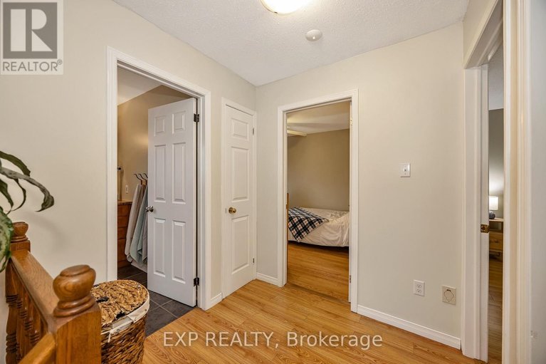 29607675/63-victor-street/stittsville-central/ottawa/ontario/K2S1H8_23