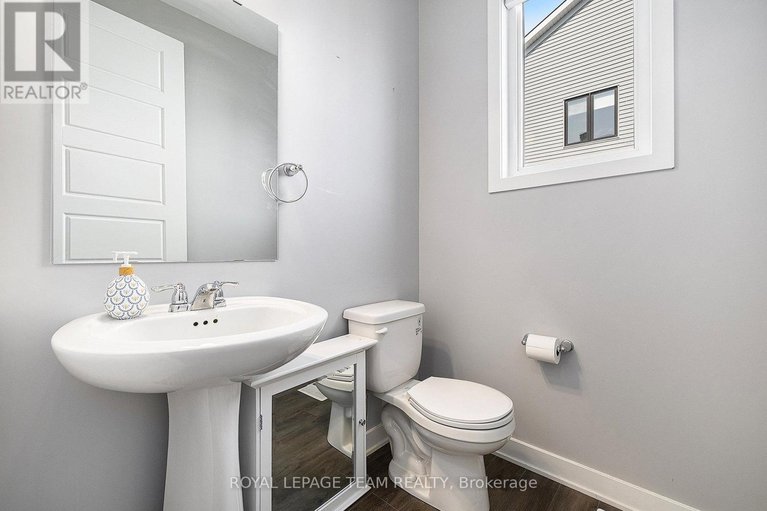 29589396/165-yearling-circle/richmond/ottawa/ontario/K0A2Z0_16