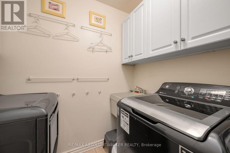 28196873/3-hallowell-court/arlington-woods/ottawa/ontario/K2H8N4_32