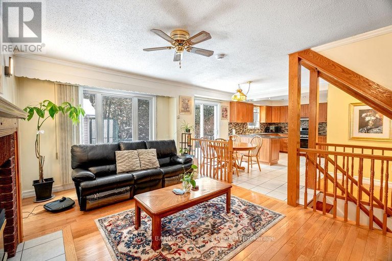 29282717/1040-karsh-drive/hunt-club-park/ottawa/ontario/K1G4M9_46