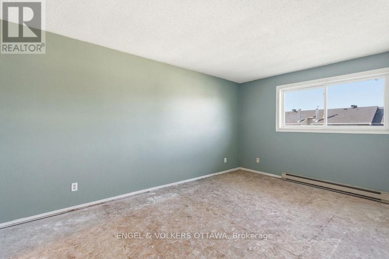 29657683/508-1589-st-bernard-street/sawmill-creektimbermill/ottawa/ontario/K1T3H7_12