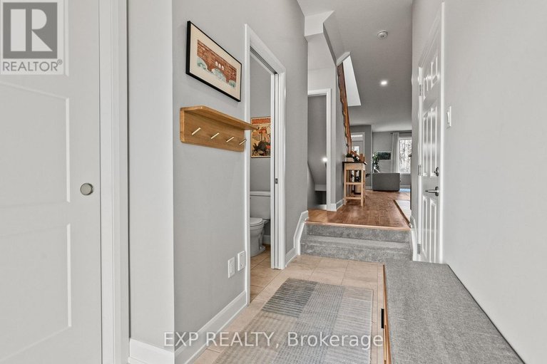 29648465/419-clubtail-private/blossom-parkkemp-parkfindlay-creek/ottawa/ontario/K1X0M9_6