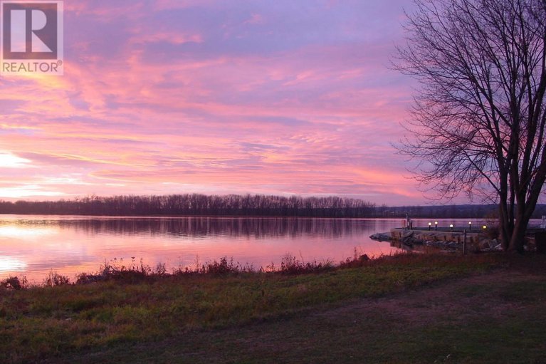 29233379/d6-160-edwards-street/town-of-rockland/clarence-rockland/ontario/K4K1H9_2