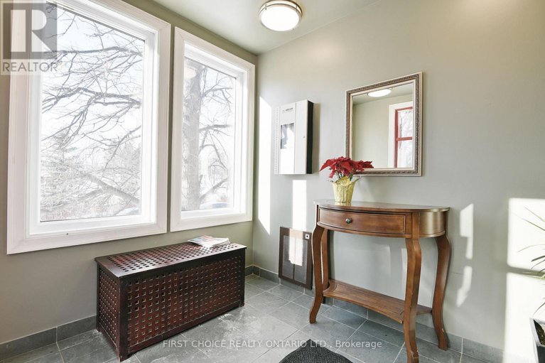 28951963/104-175-woodbine-place/old-ottawa-south/ottawa/ontario/K1S5M8_3