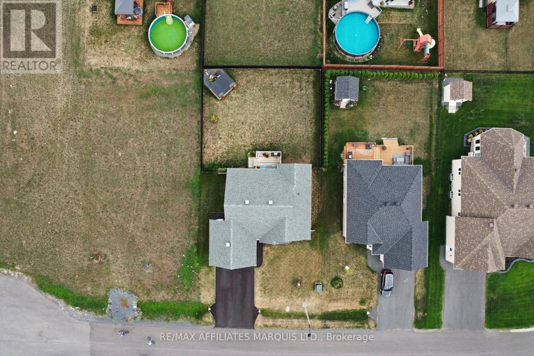 28887595/31-hilda-street/long-sault/south-stormont/ontario/K0C1P0_45