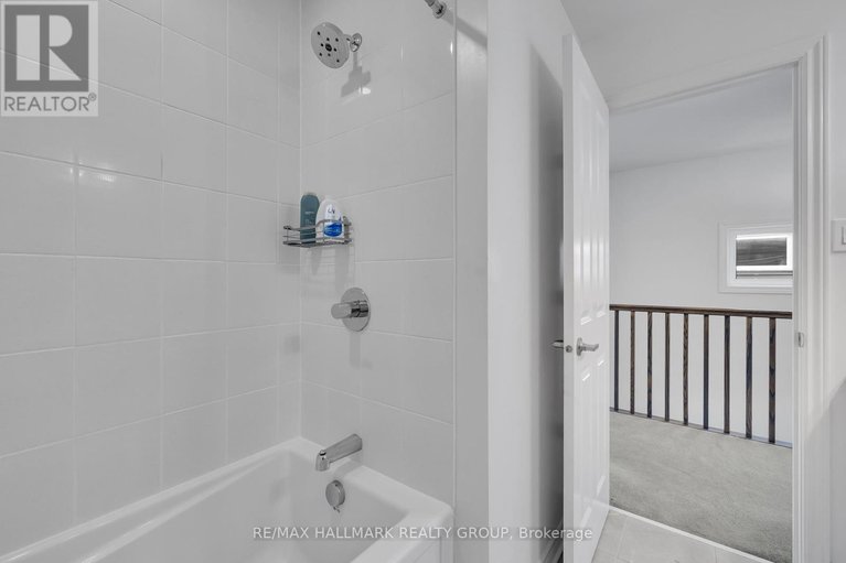 29294452/26-barn-swallow-private/riverside-southgloucester-glen/ottawa/ontario/K4M0H5_32