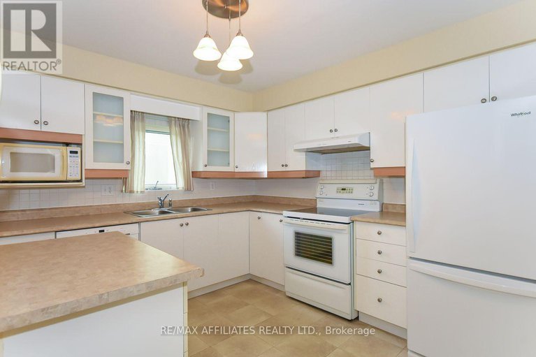 28978452/407-330-centrum-boulevard/bilberry-creekqueenswood-heights/ottawa/ontario/K1E3W2_12