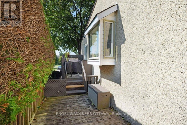 29665658/3354-chilliwack-way/sawmill-creektimbermill/ottawa/ontario/K1T1P5_24