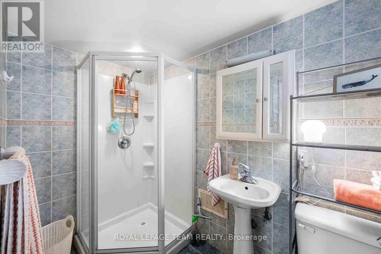28350106/167-drummond-street/ottawa-east/ottawa/ontario/K1S1K3_36