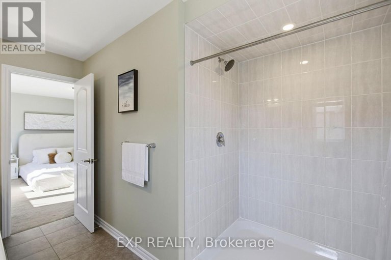 29644619/652-continental-avenue/emerald-meadowstrailwest/ottawa/ontario/K2V0R1_22