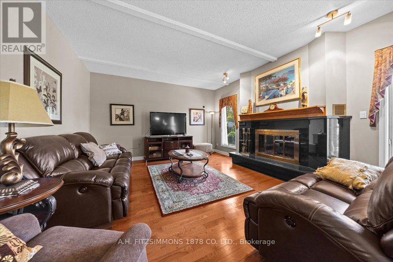 29009459/1538-claymor-avenue/carleton-heights/ottawa/ontario/K2C1T1_12
