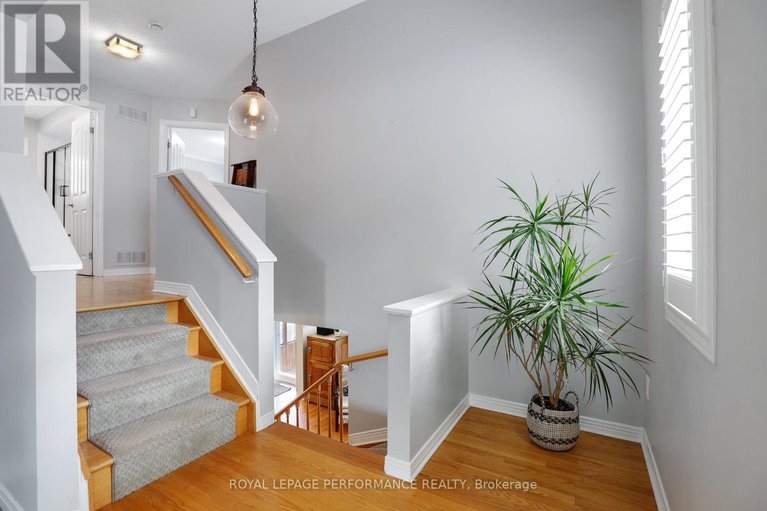 28809857/824-covehead-crescent/riverside-southgloucester-glen/ottawa/ontario/K1V1M3_21