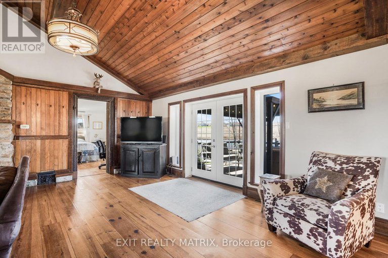 28250158/2228-ste-anne-road/lorignal/champlain/ontario/K0B1K0_21