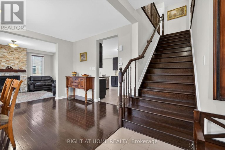 29683853/44-hawks-landing-crescent/stittsville-north/ottawa/ontario/K2S1W1_23