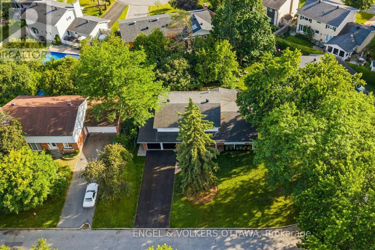 28548966/20-mohawk-crescent/bruce-farmgraham-parkqualicumbellands/ottawa/ontario/K2H7G6_47
