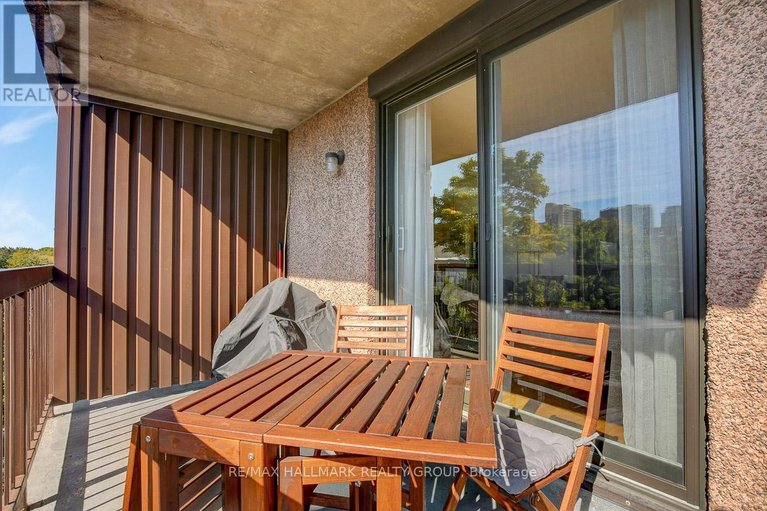 29462515/504-222-guigues-avenue/lower-townbyward-market/ottawa/ontario/K1N5J2_36