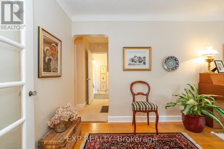 29139161/504-thessaly-circle/alta-vistafaircrest-heights/ottawa/ontario/K1H5W5_4