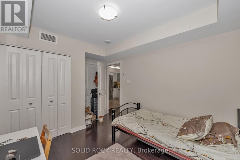 28668190/306-195-besserer-n/sandy-hill/ottawa/ontario/K1N0B6_17
