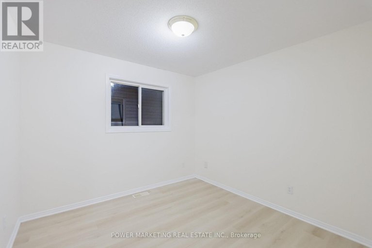 29074509/318-rustic-hills-crescent/springridgeeast-village/ottawa/ontario/K4A5A8_25