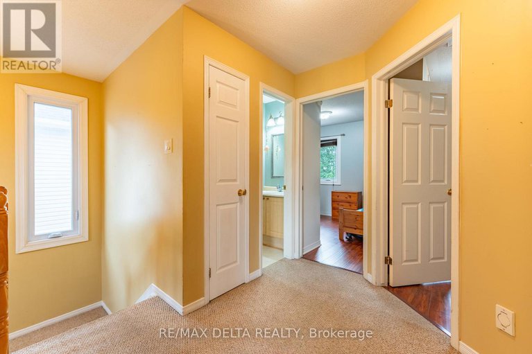 28540257/1610-duplante-avenue/fallingbrookpineridge/ottawa/ontario/K4A4A2_19