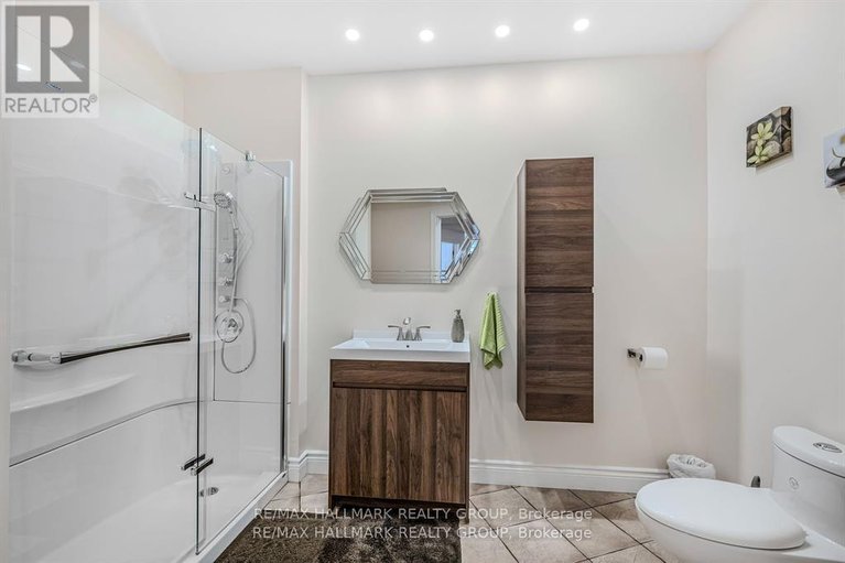 29584360/699-ballycastle-crescent/riverside-south/ottawa/ontario/K1X0A4_45