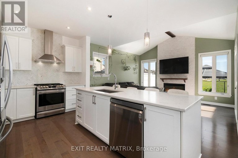 28876116/132-lynn-valley-terrace/mer-bleuebradley-estatesanderson-park/ottawa/ontario/K1W0L5_8