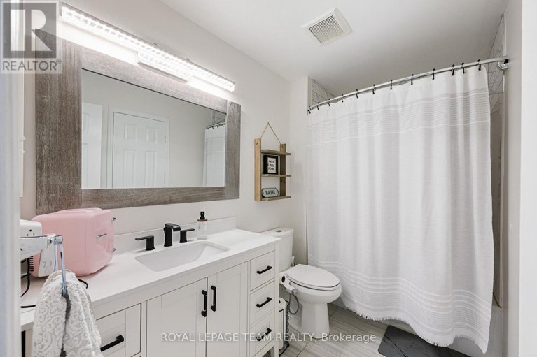 28144477/19-armadale-crescent/cedargrovefraserdale/ottawa/ontario/K2J4A4_21