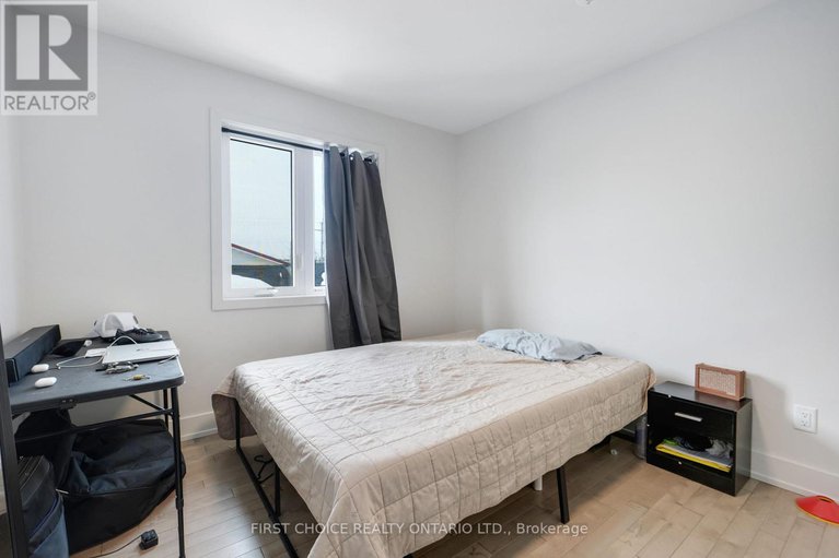 29428405/271-queen-mary-street/overbrookcastle-heights/ottawa/ontario/K1K1X1_20