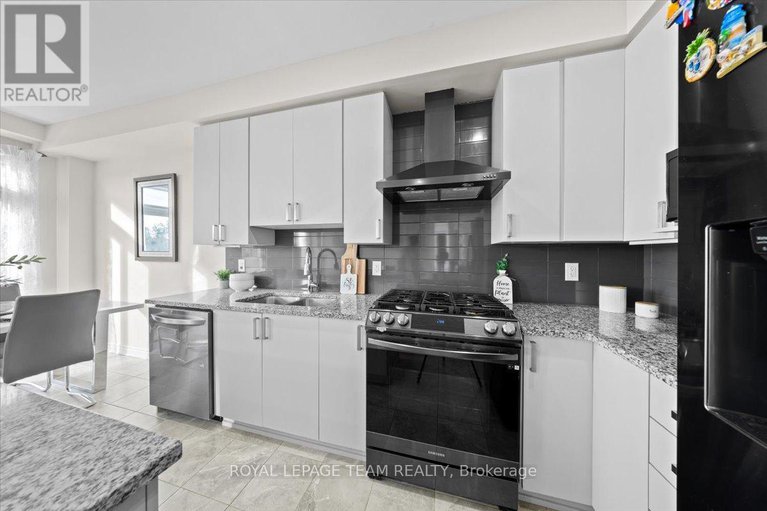 28783666/288-livery-street/emerald-meadowstrailwest/ottawa/ontario/K2S1E7_11