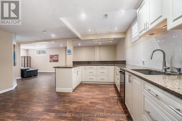 28981674/221-madhu-crescent/mooneys-bay/ottawa/ontario/K2C4J2_31