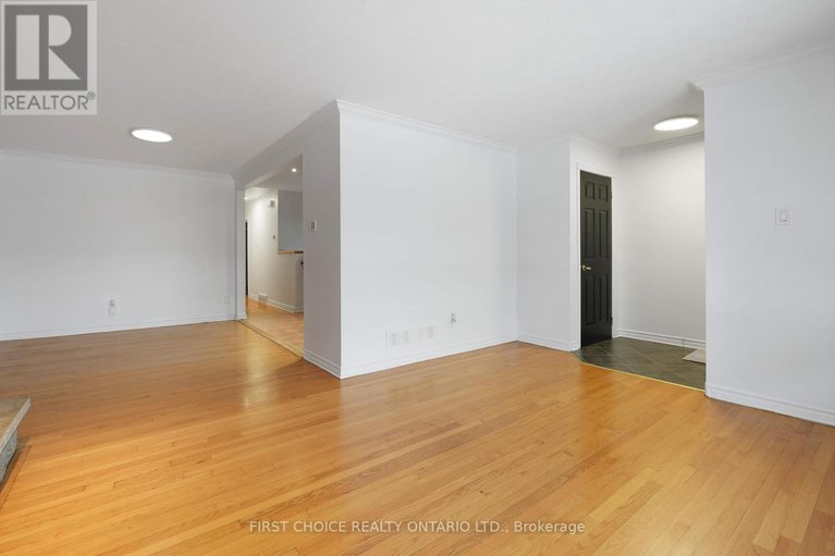 29169954/1753-heron-road/urbandale-acres/ottawa/ontario/K1V6A2_8