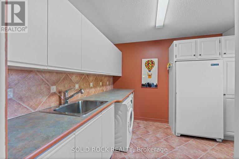 28931406/5569-whitewood-avenue/manotick-village-manotick-estates/ottawa/ontario/K4M1E1_23