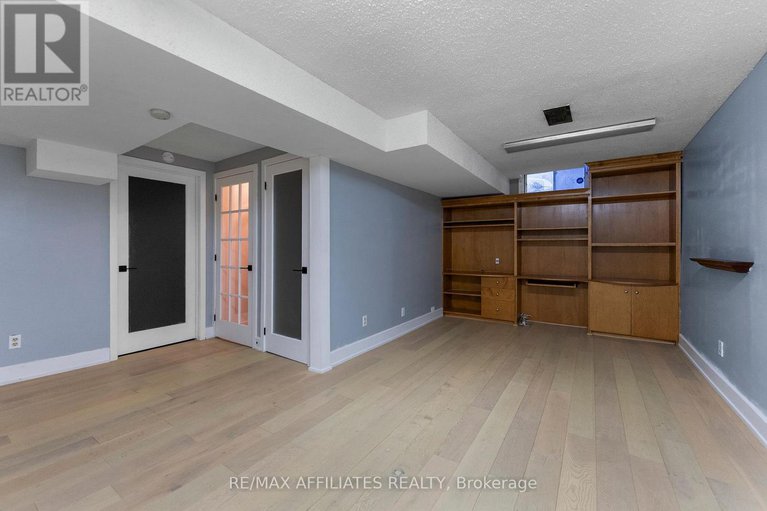 29162988/31-exeter-drive/on-the-green/ottawa/ontario/K2J1Z9_24