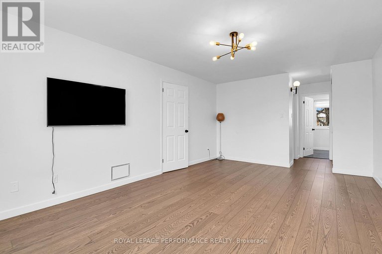 29424885/2722-wyldewood-street/emerald-woodssawmill-creek/ottawa/ontario/K1T2R9_21