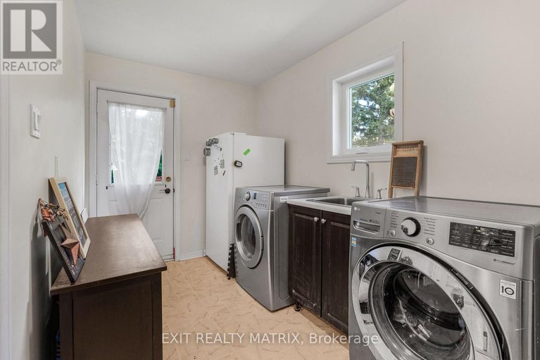 28831347/6343-deermeadow-drive/greely/ottawa/ontario/K4P1M9_23