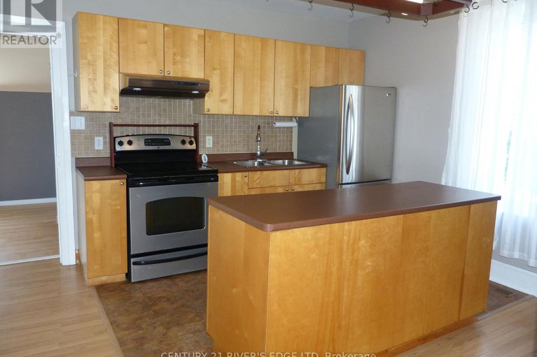 28536182/468-gladstone-street-n/winchester/north-dundas/ontario/K0C2K0_6