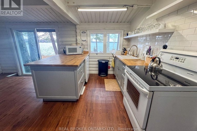 28211239/101-fairclough-island/drummondnorth-elmsley-north-elmsley-twp/drummondnorth-elmsley/ontario/K7H3C7_27