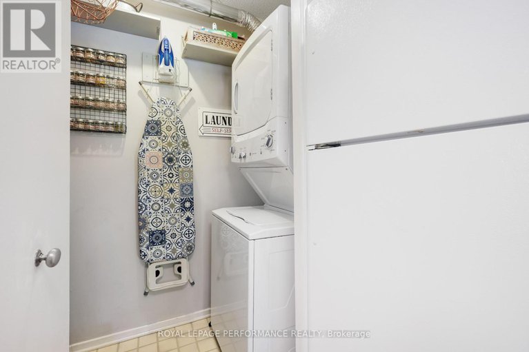28961456/402-1589-st-bernard-street/sawmill-creektimbermill/ottawa/ontario/K1T3H8_20