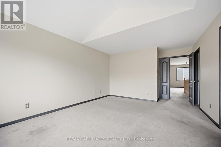 29125287/137-hearst-way/katimavik/ottawa/ontario/K2L4G5_23