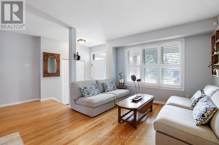 28809857/824-covehead-crescent/riverside-southgloucester-glen/ottawa/ontario/K1V1M3_8